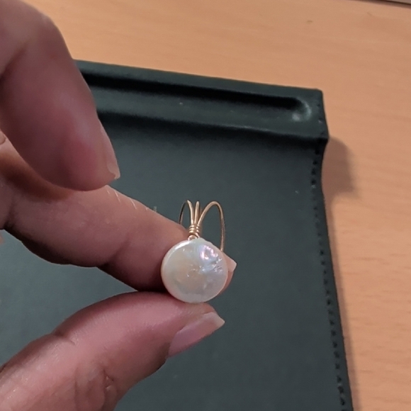 flying lizard Jewelry - Gold Pearl Wire Ring